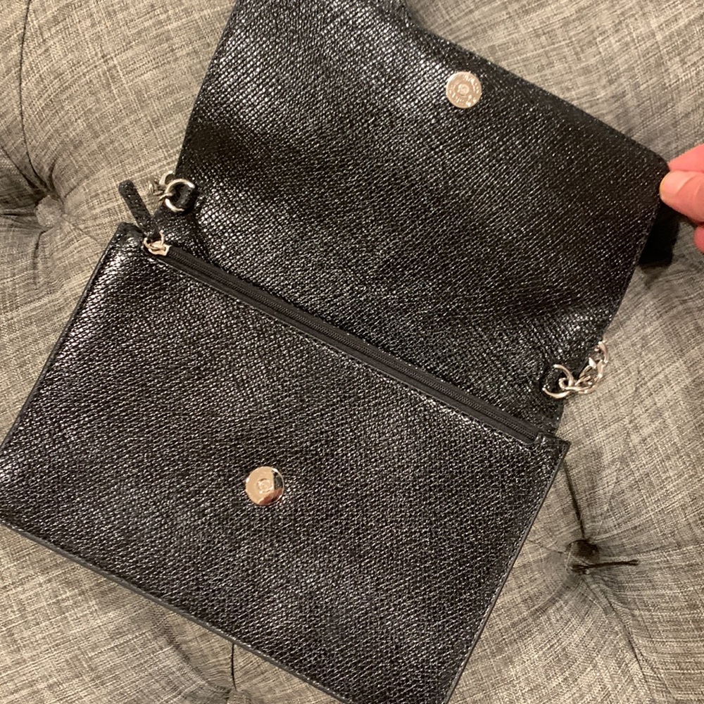 **SOLD*** Michael Kors Daniella Snake Scale Print Silver Chain Crossbody - Picture 13 of 17